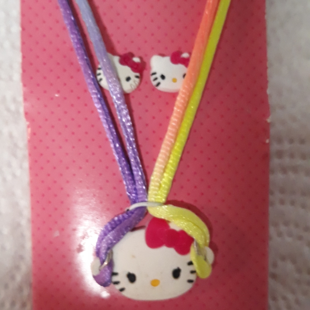 HELLO KITTY Sanrio Necklace Earrings Set NEW
FREE Extra HK gift with purchase